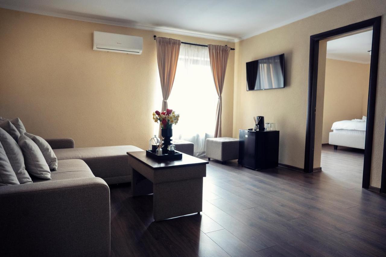 London Apartments 瓦斯卢伊 外观 照片